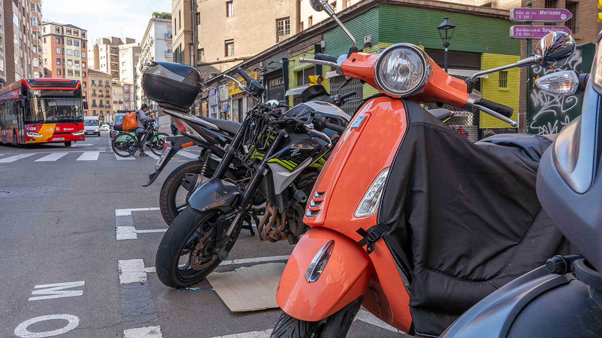 No Flip-Flops, No Riding Without Gloves: New Motorcycle Rules Could Cost €200