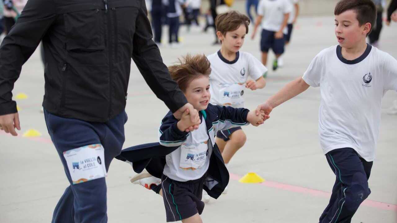 A Charity Race Against Childhood Leukemia Mobilizes Aragón's Schools: "Ten Euros Fund 40 Minutes of Research"