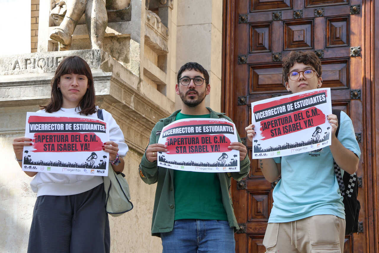 University students demand reopening of Santa Isabel residence: “We want affordable housing”