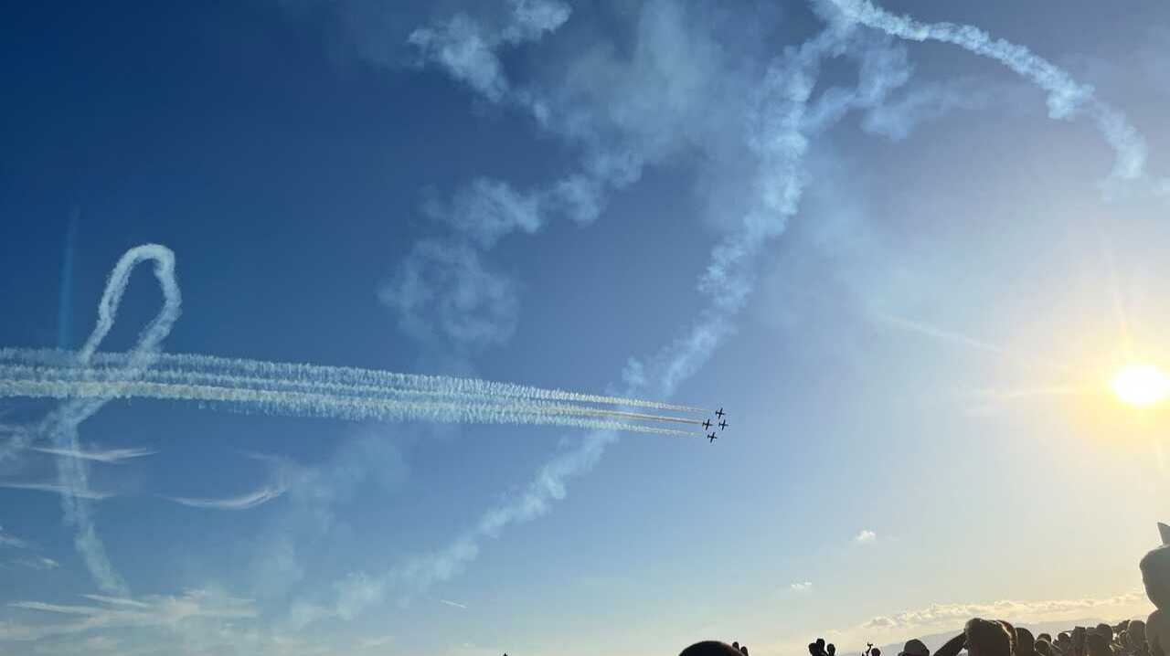 Salou looks to the sky and leaves spectators open-mouthed as the Eurofighter becomes the weekend’s star