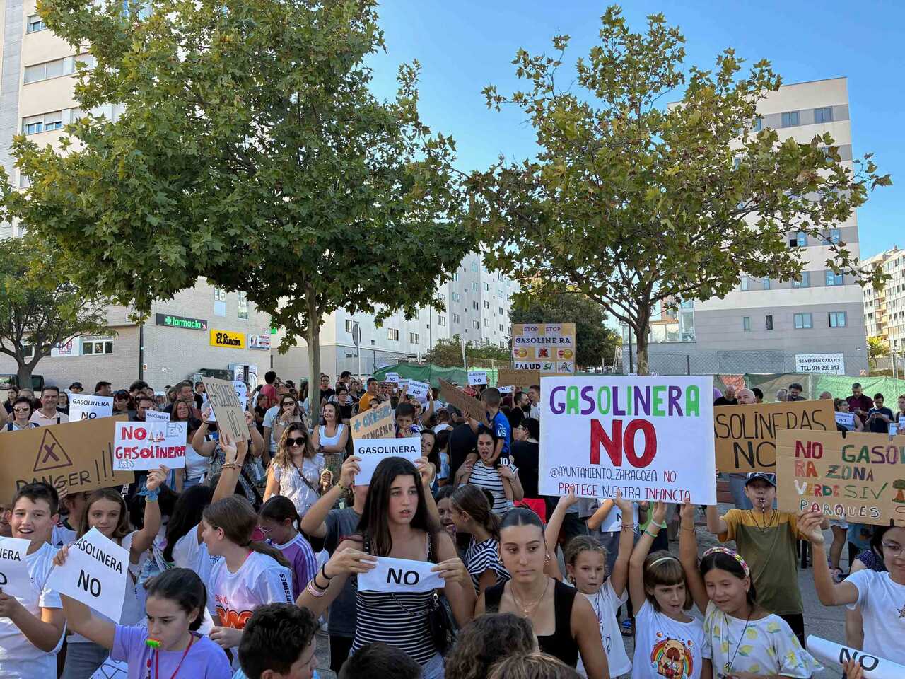 Valdespartera remains wary and will bring both gas stations to Zaragoza's next plenary session