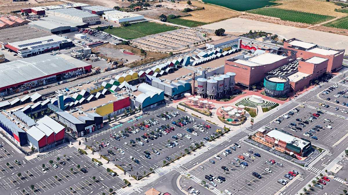 The battle over Pikolín’s outlet mall continues as PP and PSOE clash over permits