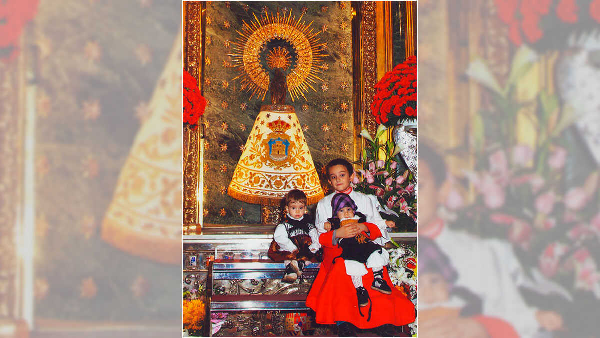 One of Zaragoza's Most Cherished Traditions: Presenting Children Under the Virgin's Mantle