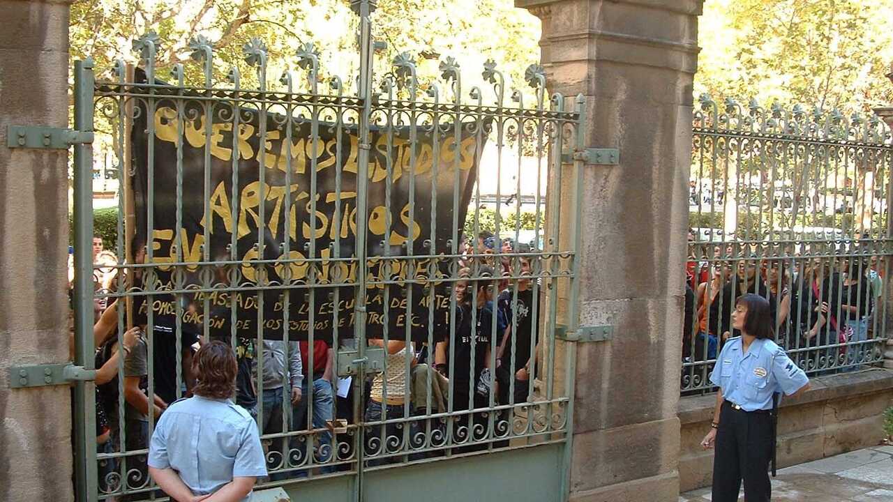 20 Years Ago in Aragon: More Than 60 Young People Protested the Relocation of Zaragoza’s Arts School