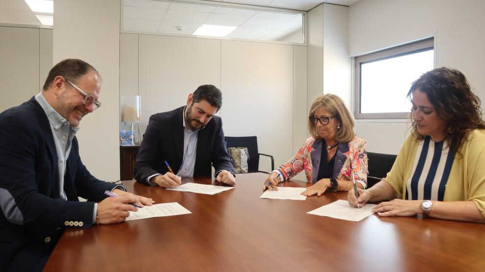 Aragon pharmacies to promote Senior Citizens' Helpline with 756 information posters