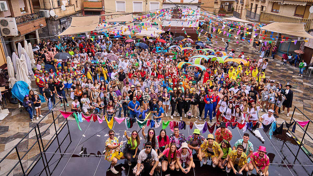 Giant figures, marching bands and processions: San Miguel Festival programme in Fuentes de Ebro