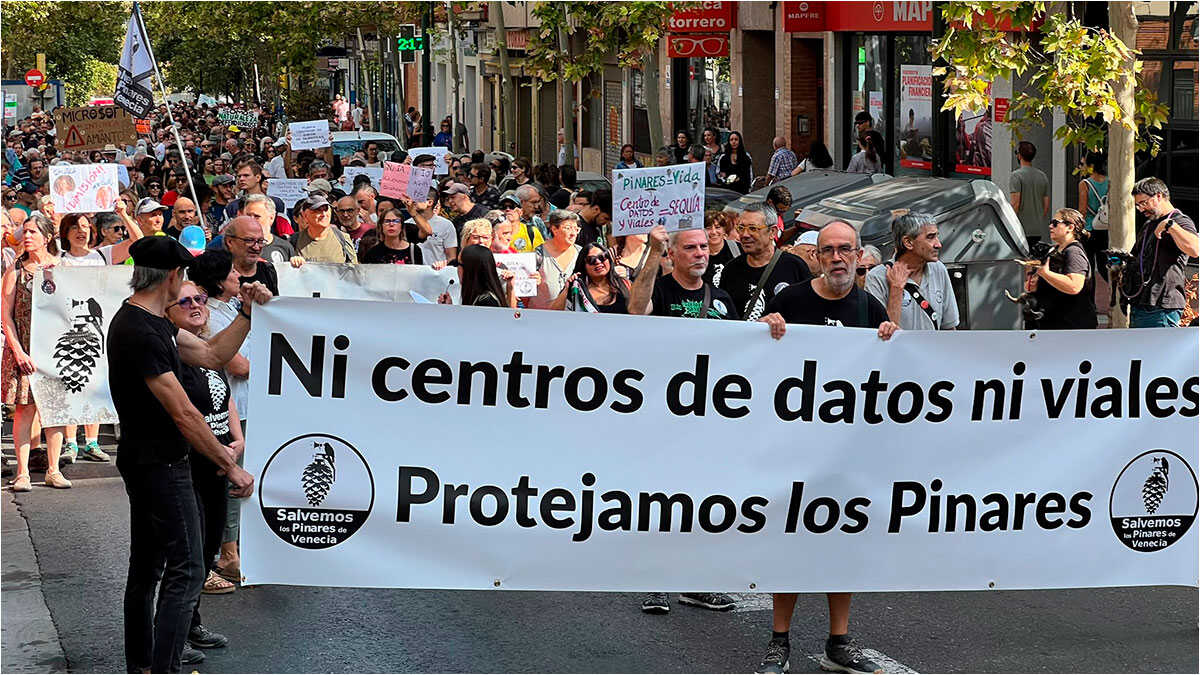 Hundreds rally in Torrero against data centers: “They develop nothing, they plunder Aragon’s resources”