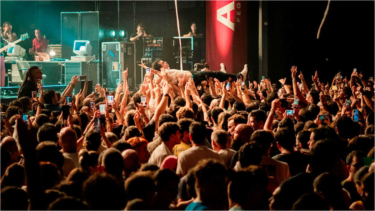 Carolina Durante and La Casa Azul Win Over 4,000 Indie Fans at Zaragoza’s FIZ