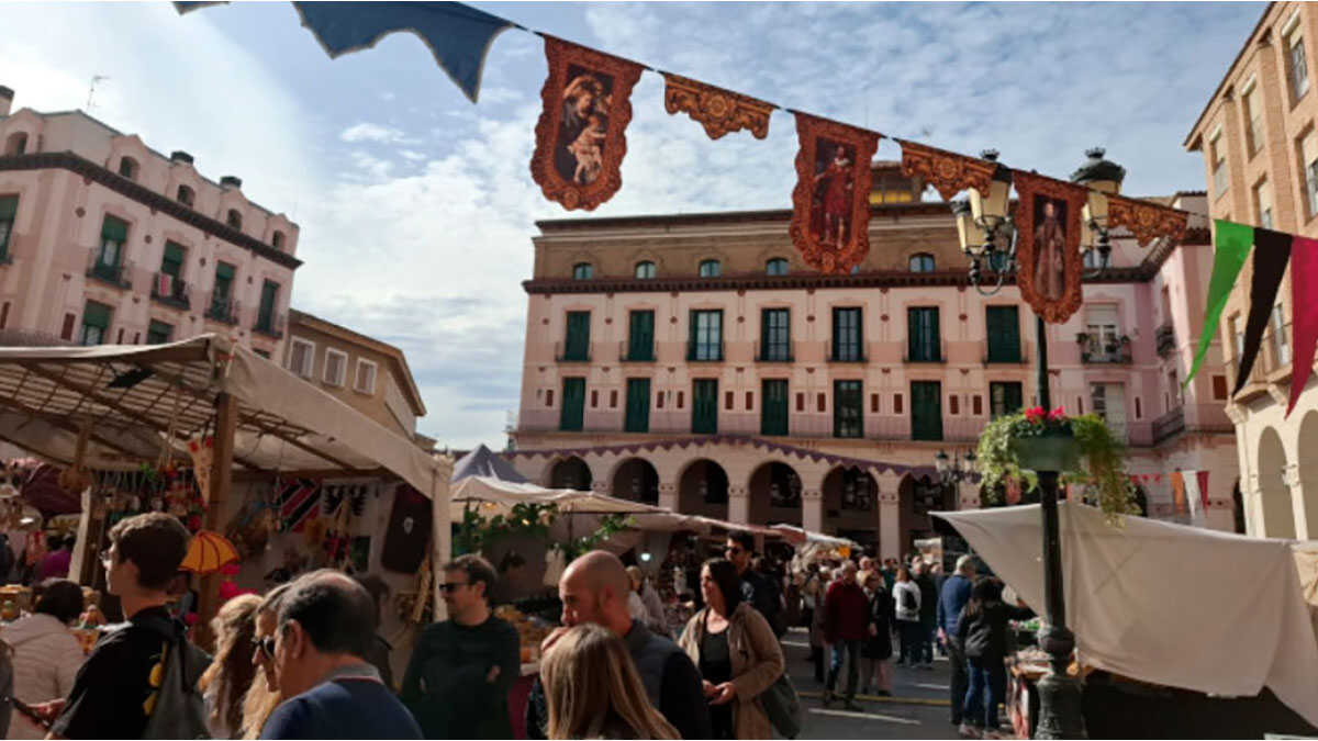 The Renaissance Market That Will Take You Back in Time with Parades and Fire Shows: Full Program