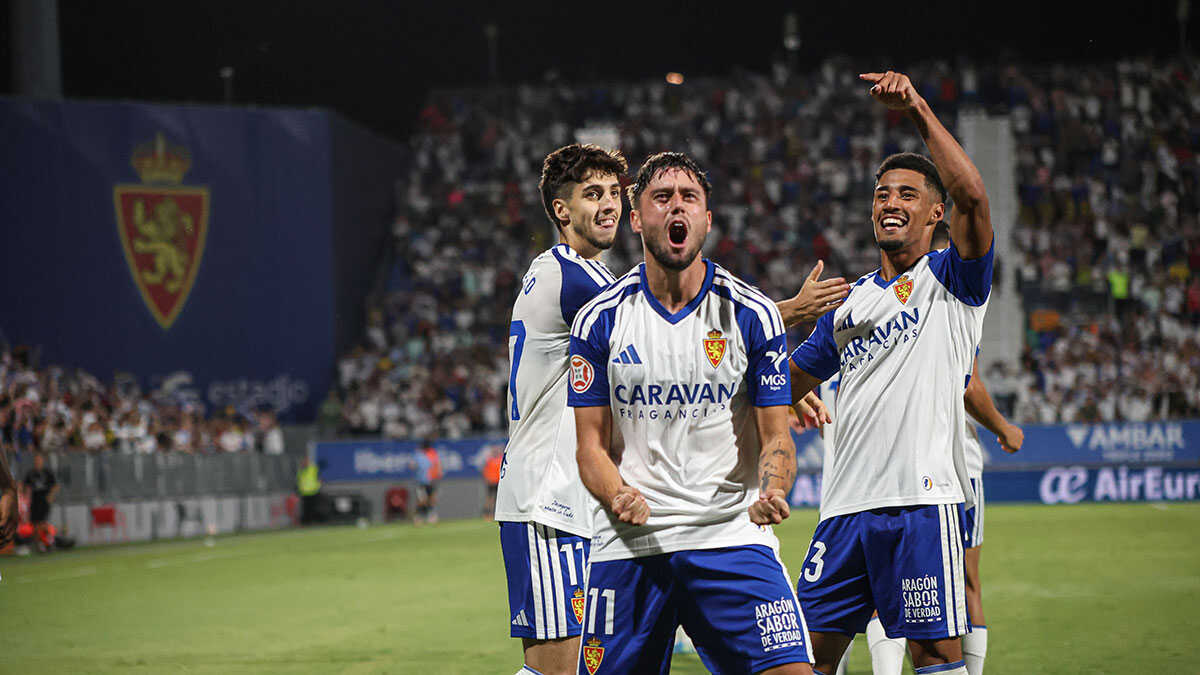 Real Zaragoza fans take over Can Dragó