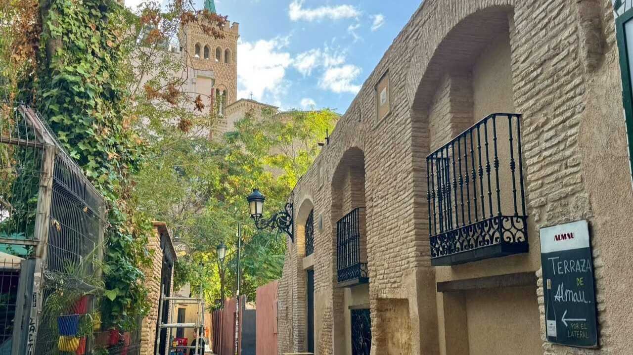 El Tubo de Zaragoza restores one of its historic facades after nearly a year of work