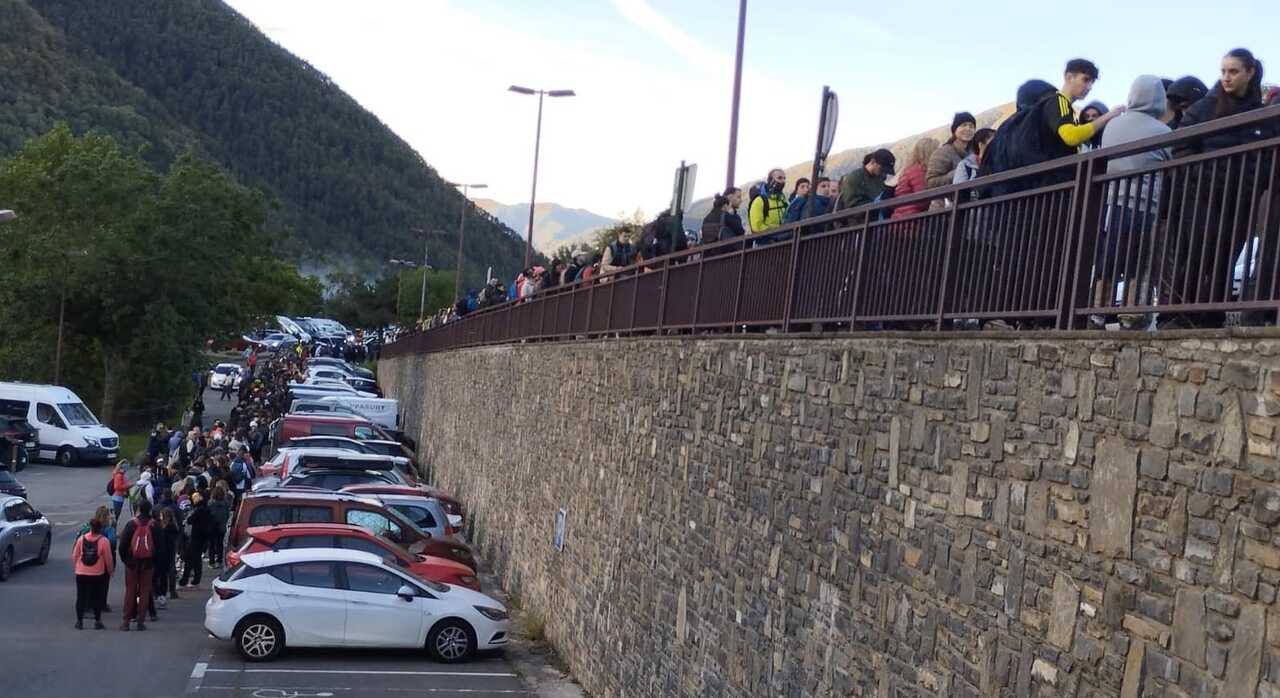 Pilar Holiday Weekend Crowds Ordesa: Access to Meadow Closed After Capacity Exceeded