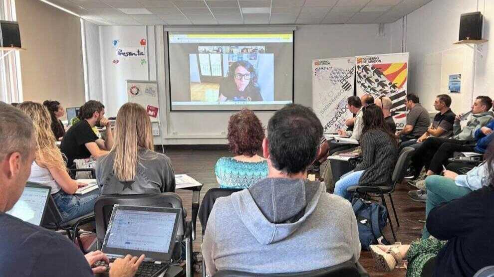 Robotics and Coding in Aragon Classrooms: More Than 450 Teachers Train in New Technologies