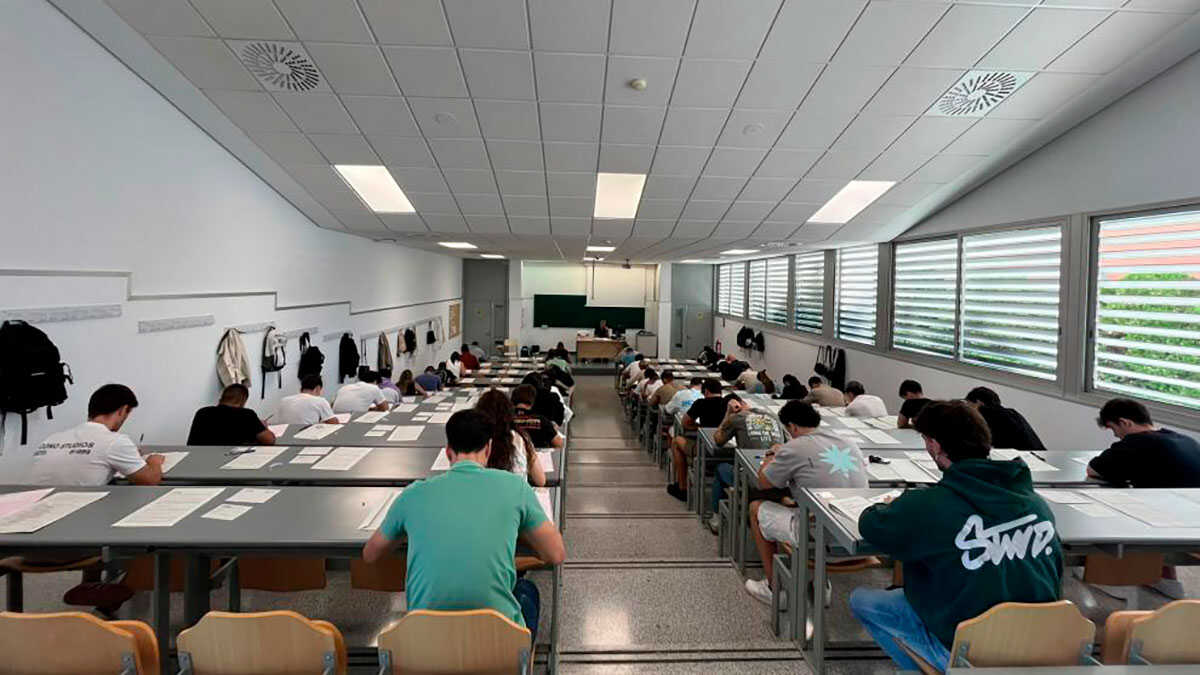 Aragón to offer 900 places in 2027 teaching exams: these are the specialties